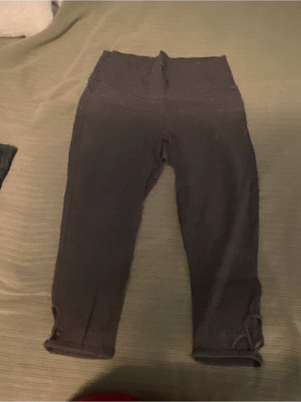 Old Navy High-Waisted Cropped Lattice-Hem Leggings Size L